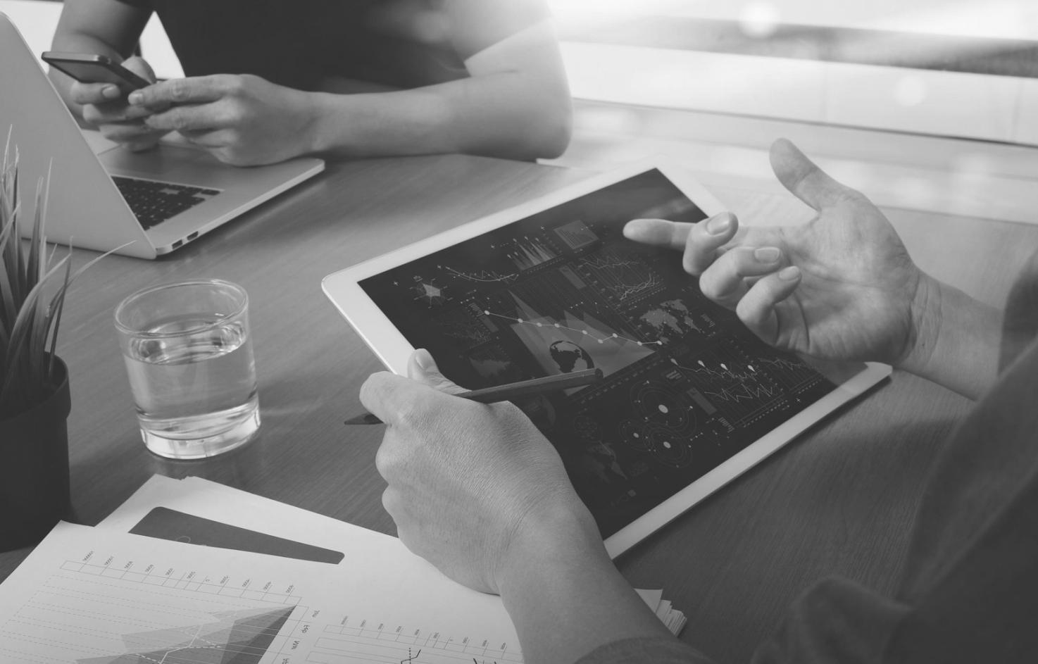 Students collaborating on a local SEO project during a live online session